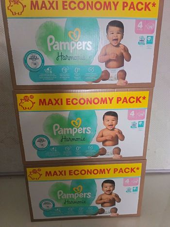 234 Couches Pampers Harmonie taille 4