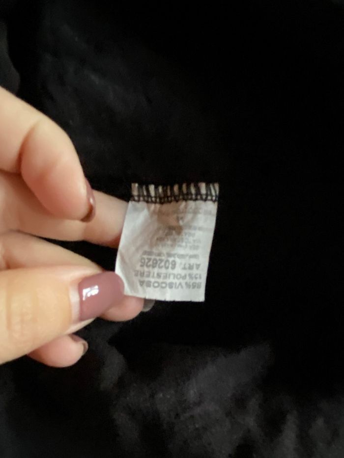 Robe longue noire fluide avec boucle décorative – Tissu léger - photo numéro 5