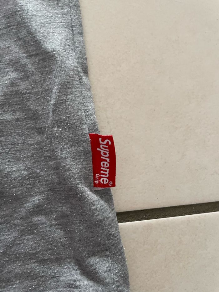 T-shirt supreme - photo numéro 2