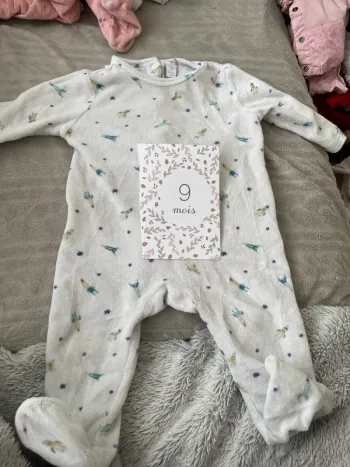 Lot de 8 pyjamas bébé fille 9 mois