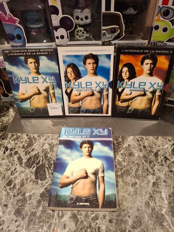 Lot integrale kyle xy plus roman 