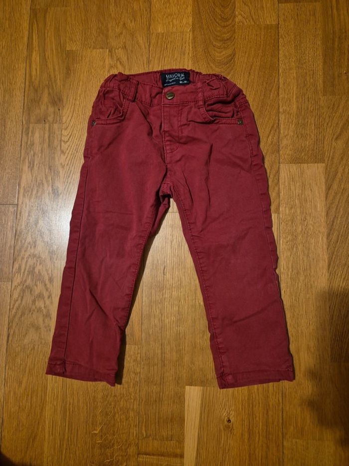 Pantalon bordeaux taille 18 mois