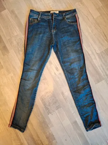 Jean skinny bande rouge