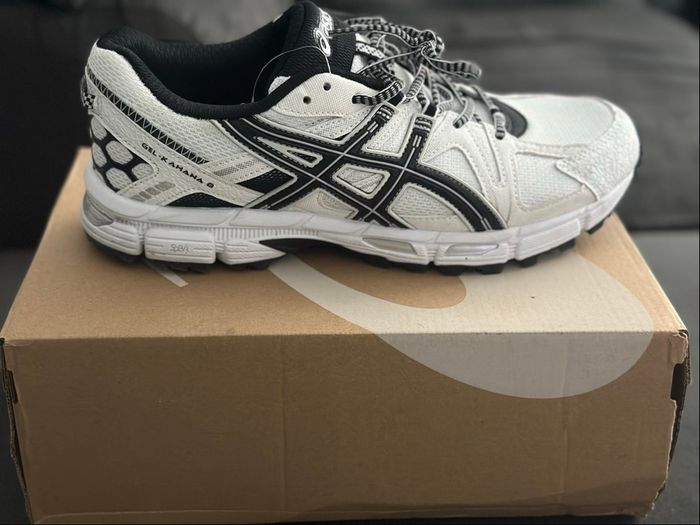 Baskets Asics blanches/noires - photo numéro 2