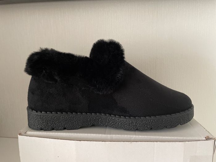 Belle Paire de Chaussons ou Boots Fashion - photo numéro 3