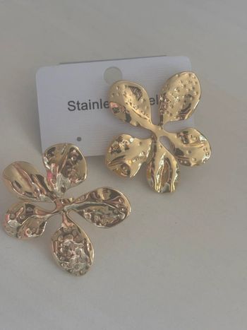 Boucles d’oreilles fleurs grand taille acier inoxydable doré