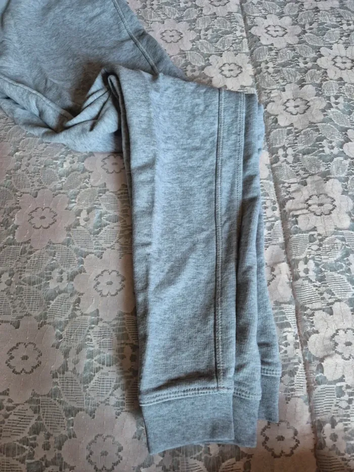 Jogging TS - photo numéro 2