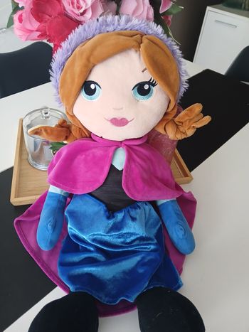 Grande Péluche Anna Reine des neiges II