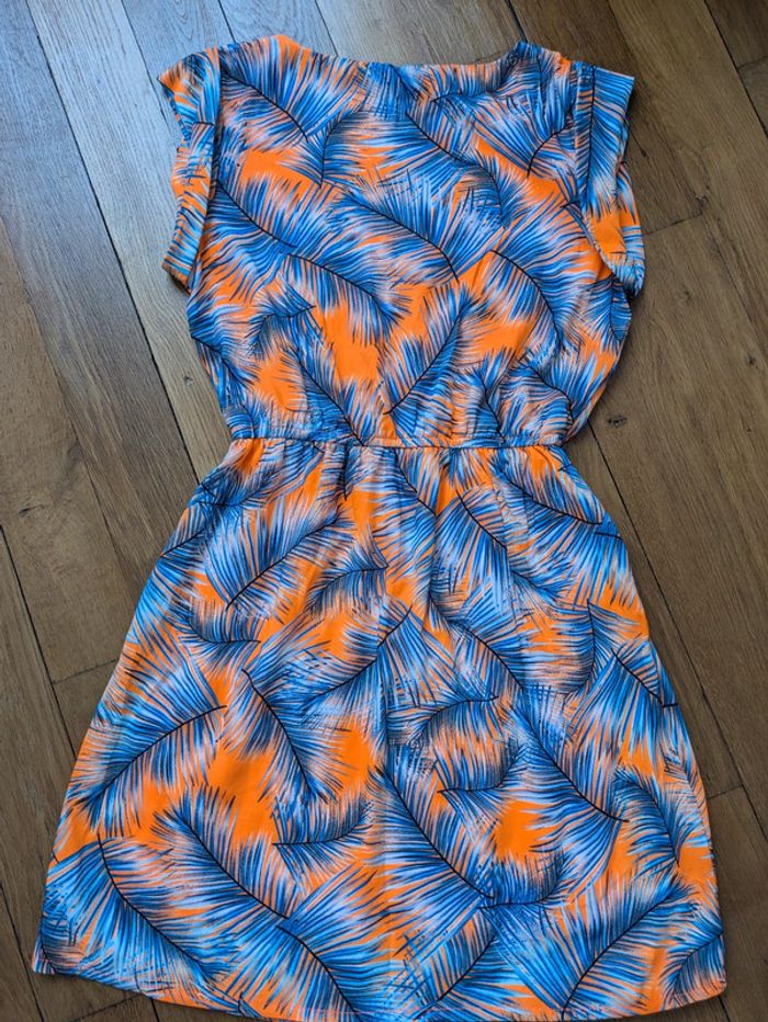 Robe couleur flashy colorée palmier M très bon état avec poches - photo numéro 4