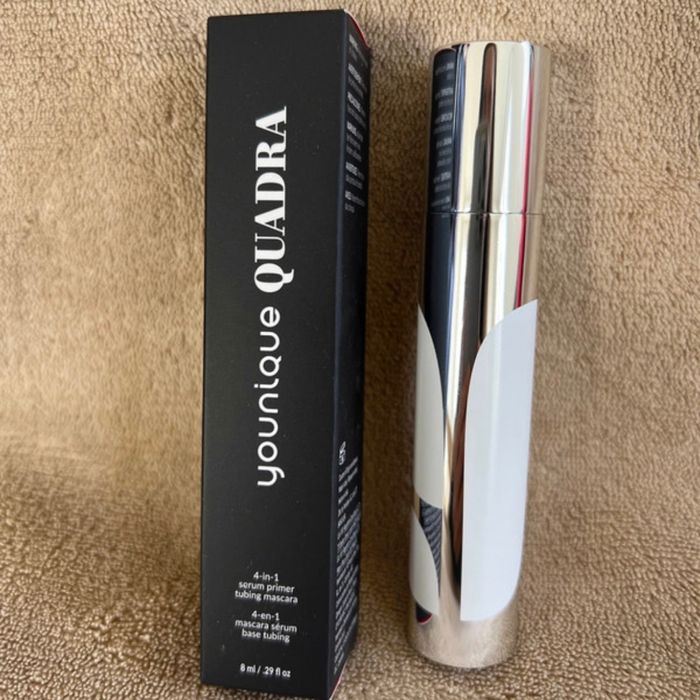 Mascara quadra Younique