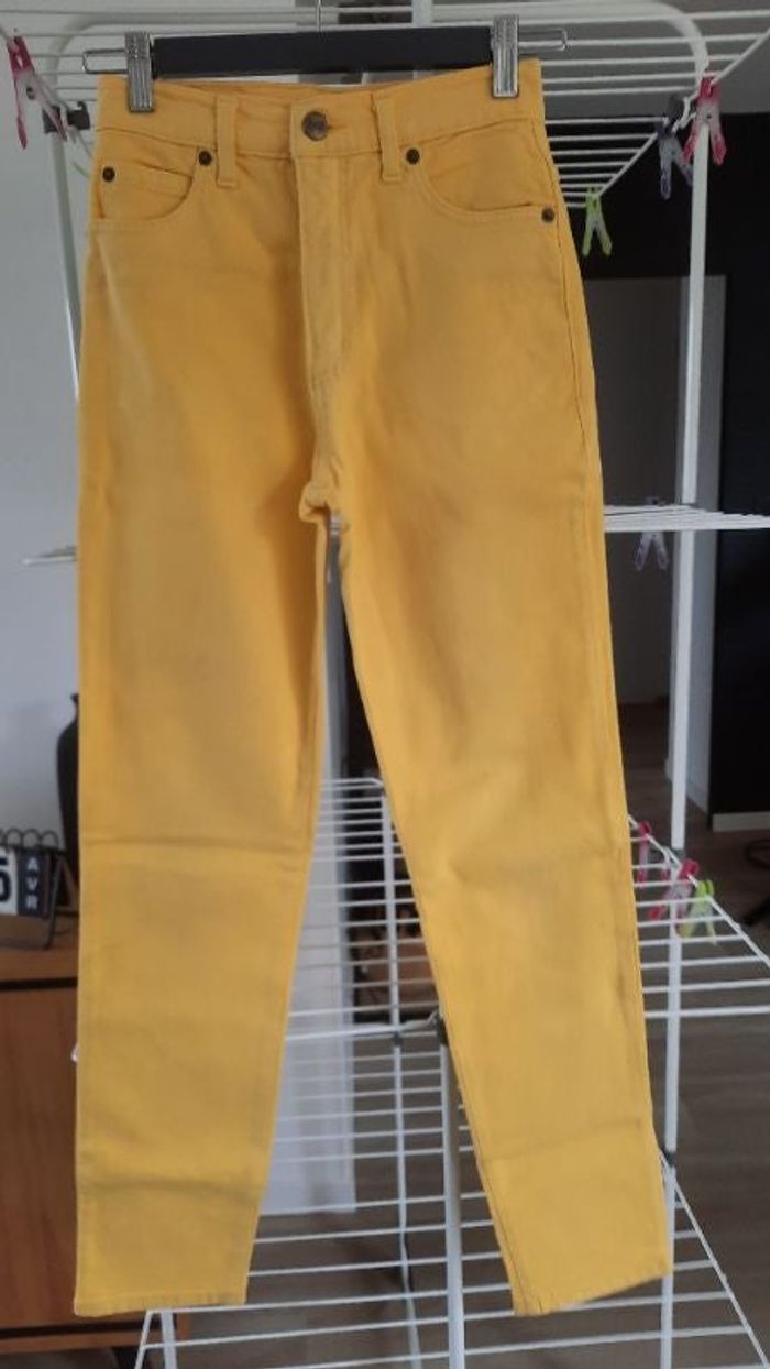Jean couleur jaune
