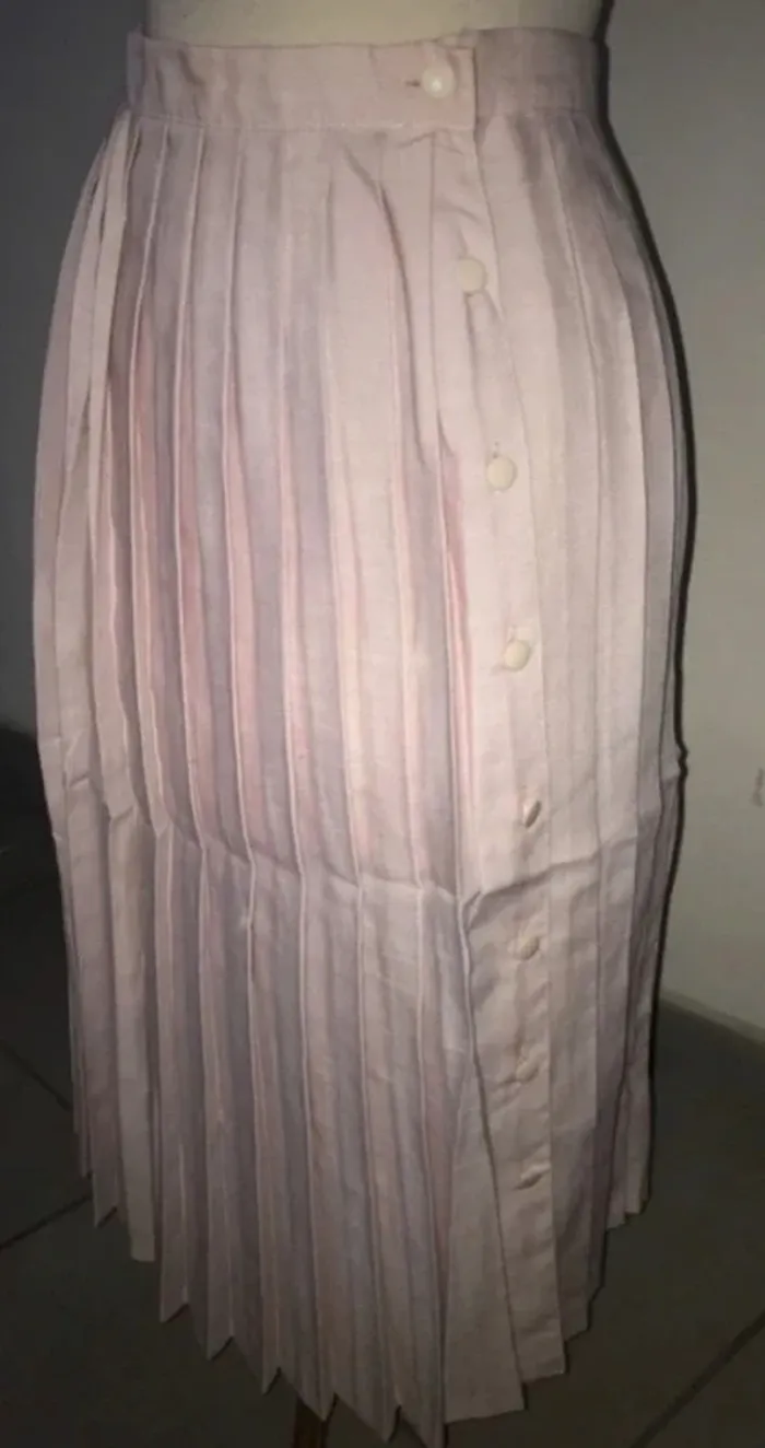jupe longue plissée couleur rose pâle taille m