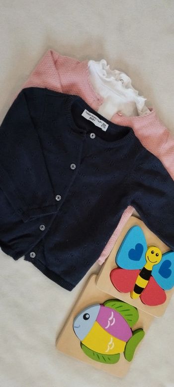 Lot de gilets et tee shirt - 6 mois