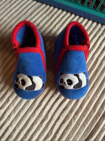 Chaussons taille 19
