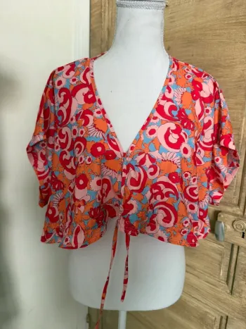Crop top fluide motif fleuri psychédélique - Taille S
