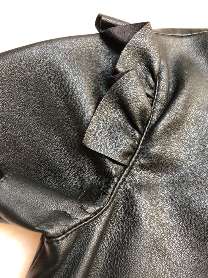 Robe simili cuire noire Mango 7/8 ans 128cm - photo numéro 4