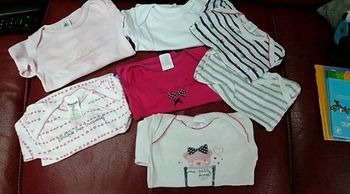 Lot de 7 bodies 12mois