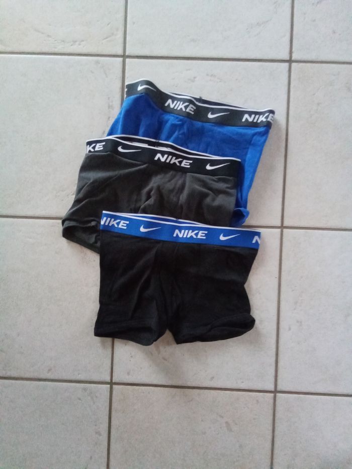 Lot de 3 caleçons neufs erreur de taille nike 8-11 ans