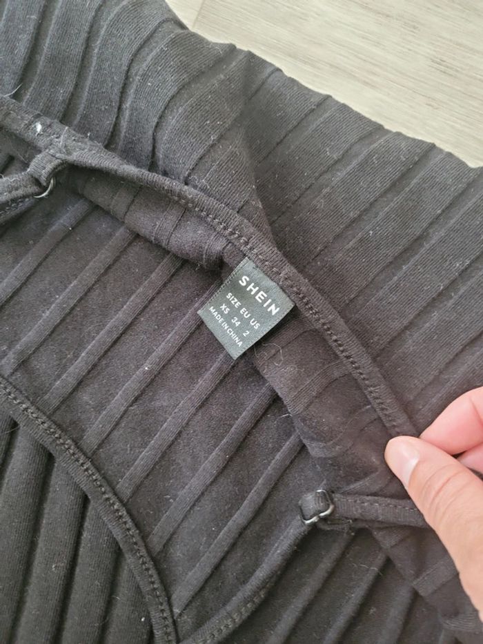Robe noire shein xs - photo numéro 6