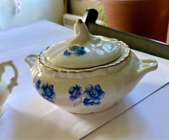 Dînette en porcelaine - photo numéro 3
