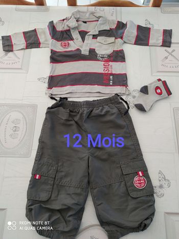 Ensemble 12 mois polo pantalon et chaussettes
