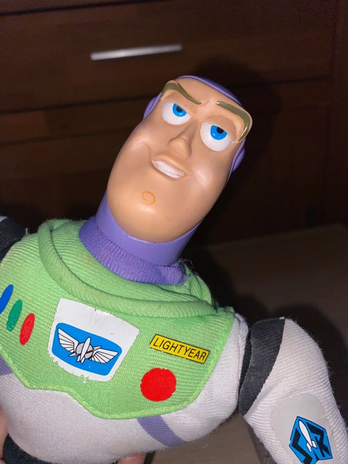 Peluche poupée disney pixar buzz éclair lightyear - photo numéro 2