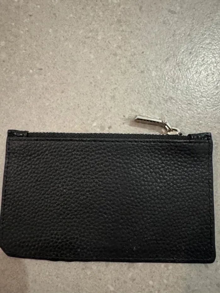 Casquette New Era, il y a des marques d'usures, taille unique - photo numéro 2