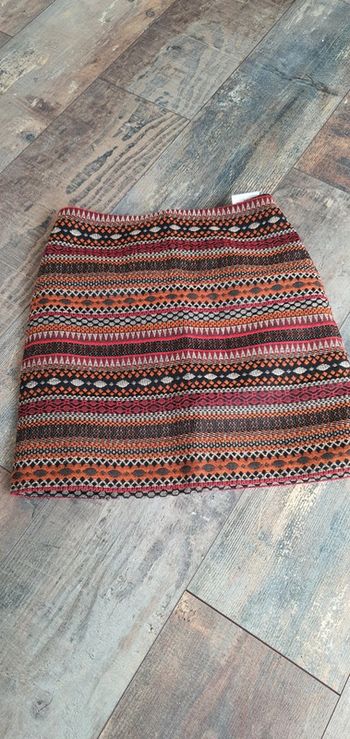 Jupe camaïeu taille 34 en très bon état