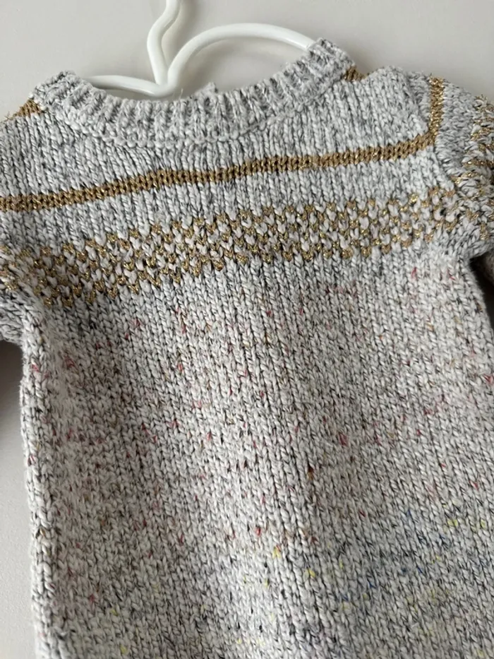 👚 Pull hiver - bébé fille - 52-56 cm-1 mois Kiabi - très bon état - photo numéro 2