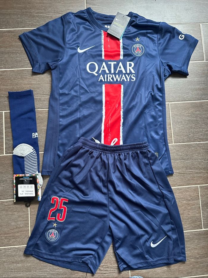Ensemble PSG édition champions NEUF
