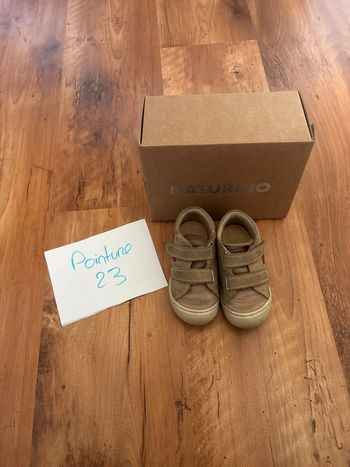 Chaussure Naturino en daim beige pointure 23