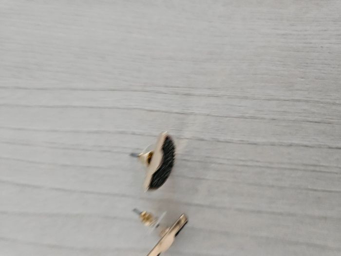 Boucle d'oreille puces noires - photo numéro 2
