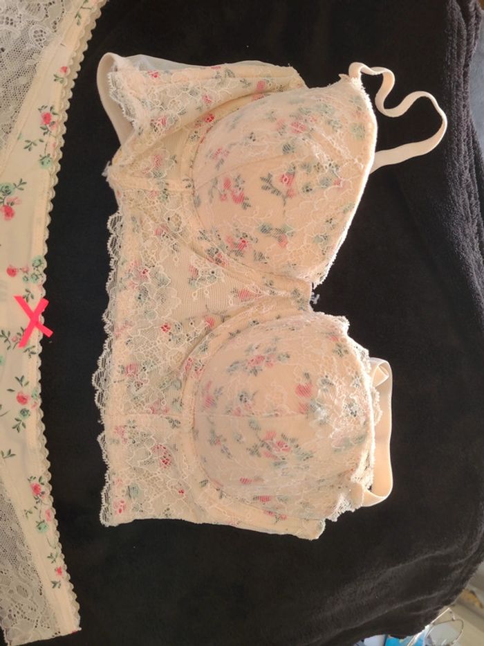 Ensemble beige fleurie - photo numéro 2