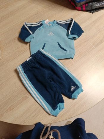 Ensemble jogging adidas 6 Mois