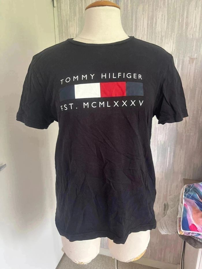 T shirt avec logo imprimer taille 40 marque tommy hilfiger