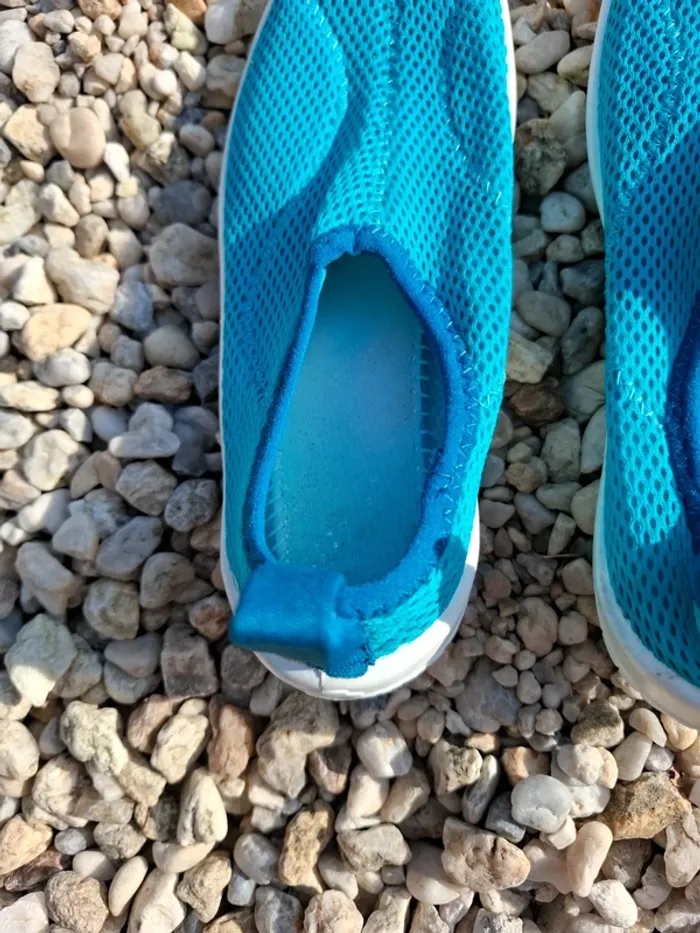 Chaussures aquatiques enfant - 32/33 - très bon état - photo numéro 2