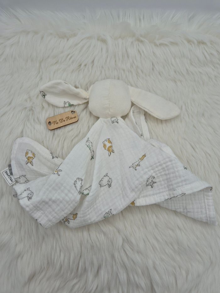 Doudou plat lange Lapin Mouton blanc motifs Bout’Chou Monoprix - photo numéro 4