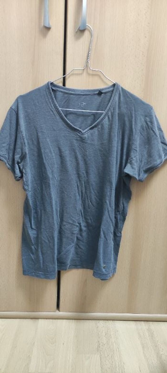 Tee-shirt gris col V