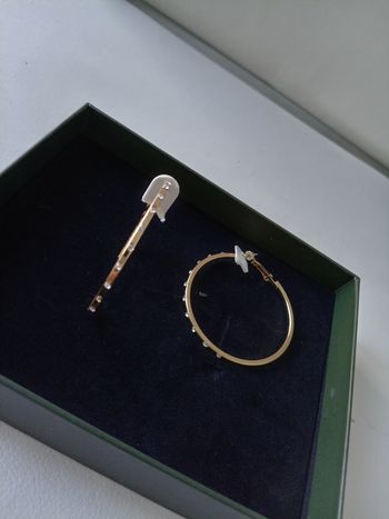 Boucles d'oreilles anneaux doré strass