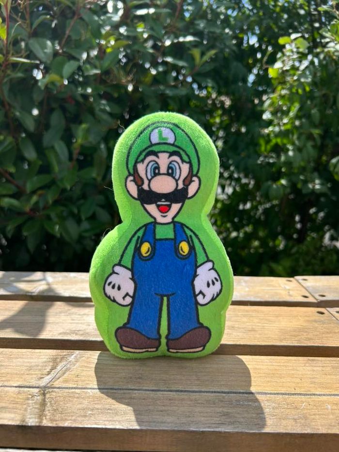 Peluche coussin Luigi - Super Mario Nintendo