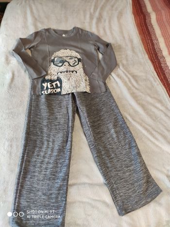 Pyjama garçon taille 6/8 ans