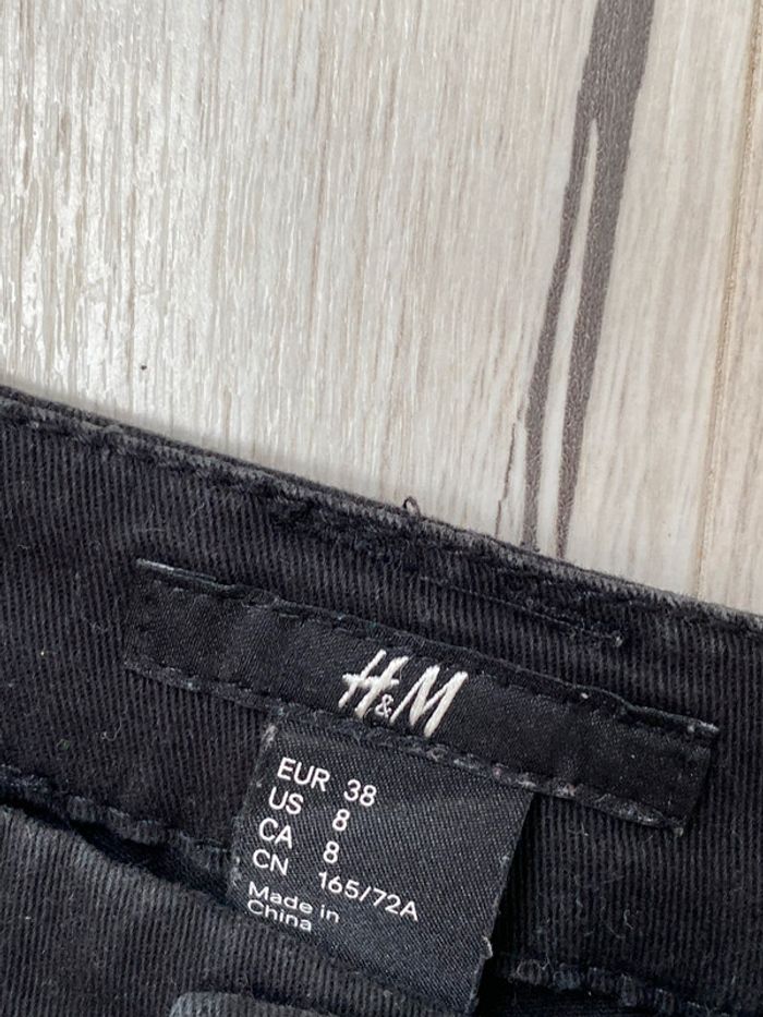 short noir H&M 38 - photo numéro 3