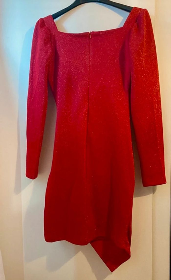 Robe rouge pailletée - photo numéro 2