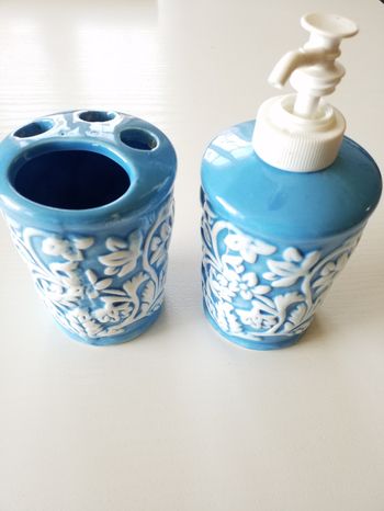 accessoire   pour salle de bain  très bon état
