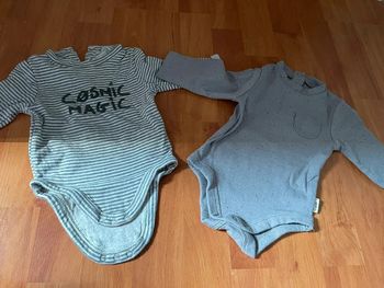 Lot de 2 bodies à col 3 mois