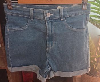 Short jean H&M, fille ,taille 11,12 ans