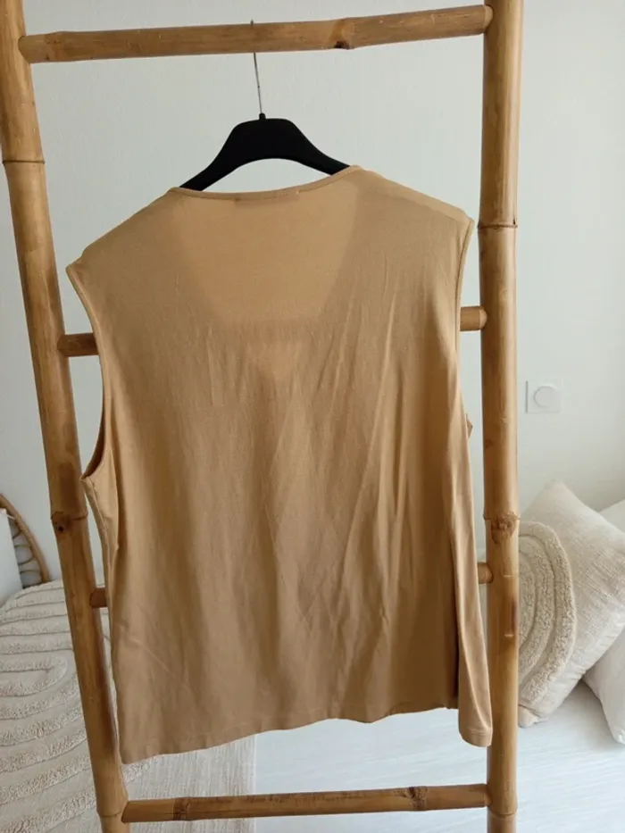 Top beige uni col V Bruno Saint Hilaire taille L - photo numéro 7