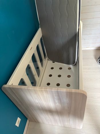lit bébé  et matelas