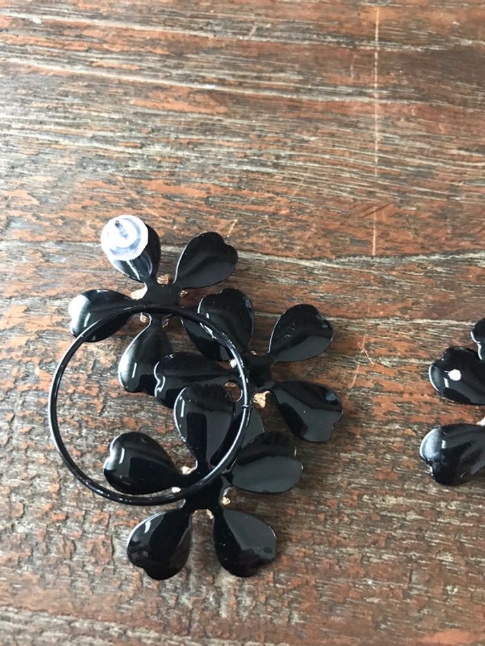 Magnifique paire de boucles d’oreilles fleurs - photo numéro 4