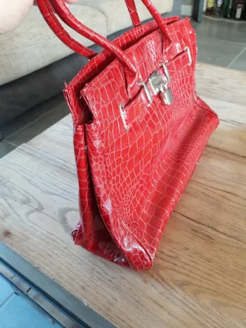 Sac à mains rouge neuf effet croco